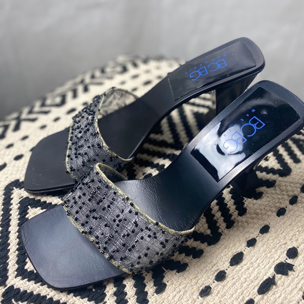 BCBG modern mesh slide. - Picture 6 of 10